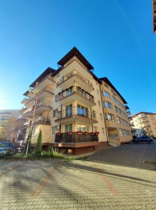 Spacious Flat, With Free Parking & Air Conditioning Floreşti エクステリア 写真