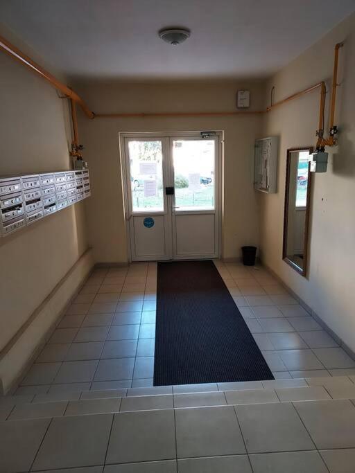 Spacious Flat, With Free Parking & Air Conditioning Floreşti エクステリア 写真